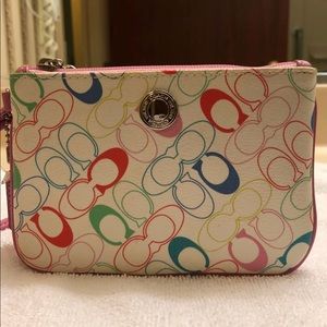 💞💞NWOT Coach wristlet 💞💞
